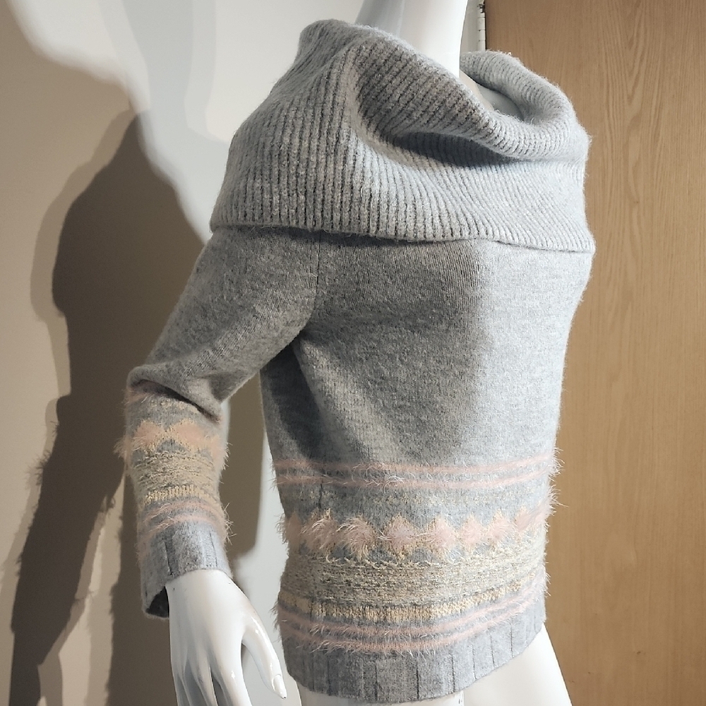 Caslon Gray Sweater with Pink and Cream Accents - Picture 4 of 8